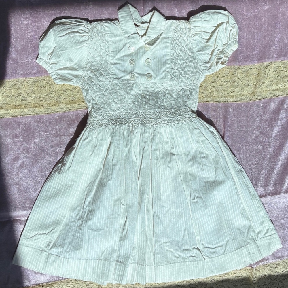 Enchanting 1930s Baby Dress with Collar and Puff Sleeves